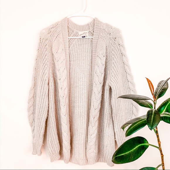 Universal Thread Sweaters - universal thread cream chunky cable knit cardigan